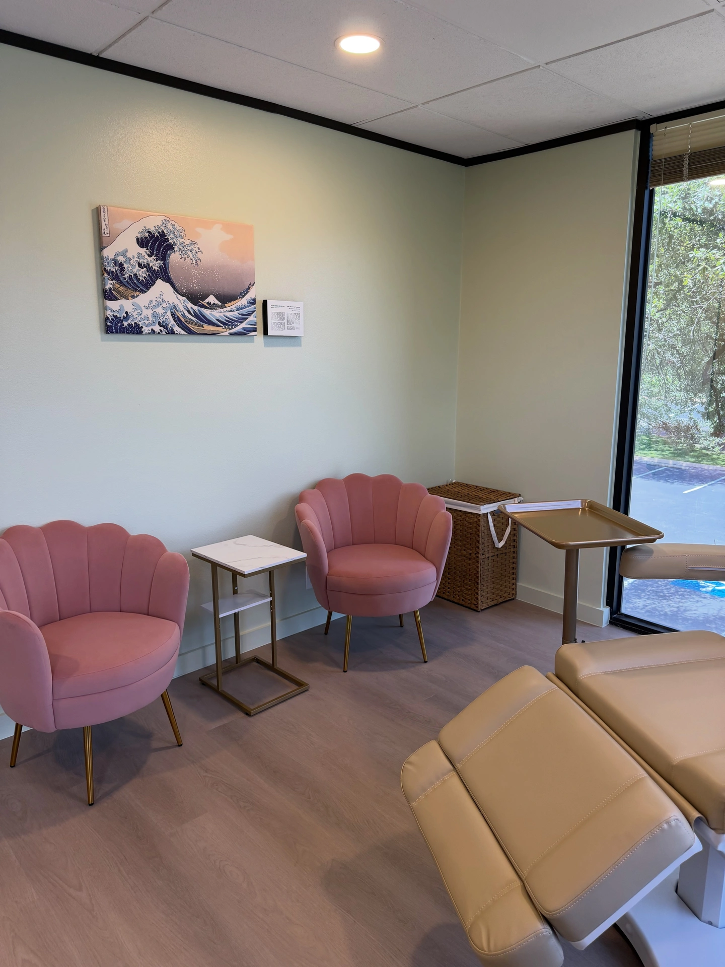 The cozy office of Khansa Plastic Surgery